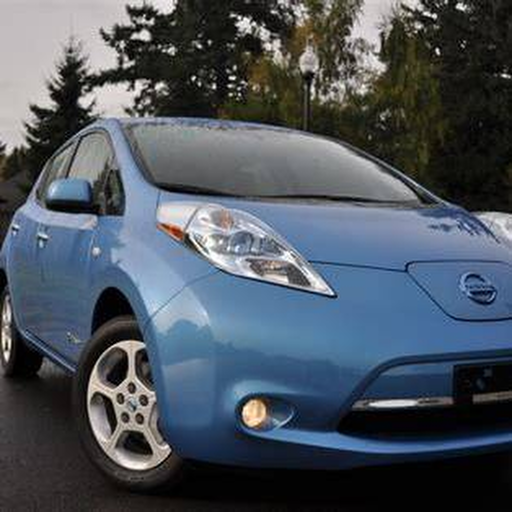 Ранний Nissan Leaf ZE0